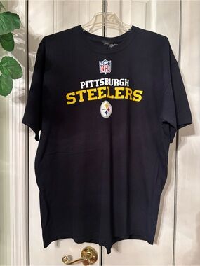 NFL Pittsburgh Steelers Black and Yellow Graphic Tee